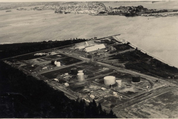 Fertiliser Works & oil depot. Note the absence of a harbour bridge!