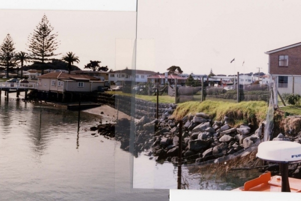 Tug berth & office in 1987. Salisbury Wharf is still recognisable however the tugs and pilot launch tie up at a newer berth extension. The offices were refurbished a couple of years later and the building at the end of the wharf no longer exists but is now the site of the Mount Ocean Sports Club.