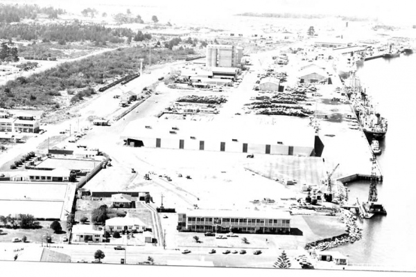 Admin building & coolstore.  The Harbour Board Administration Building with the No 1 Coolstore in the background. The Admin Building was refurbished in 1989.